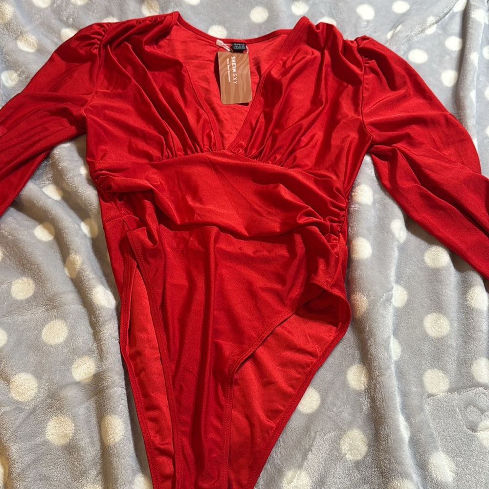 Tops - Picture 3 of 4